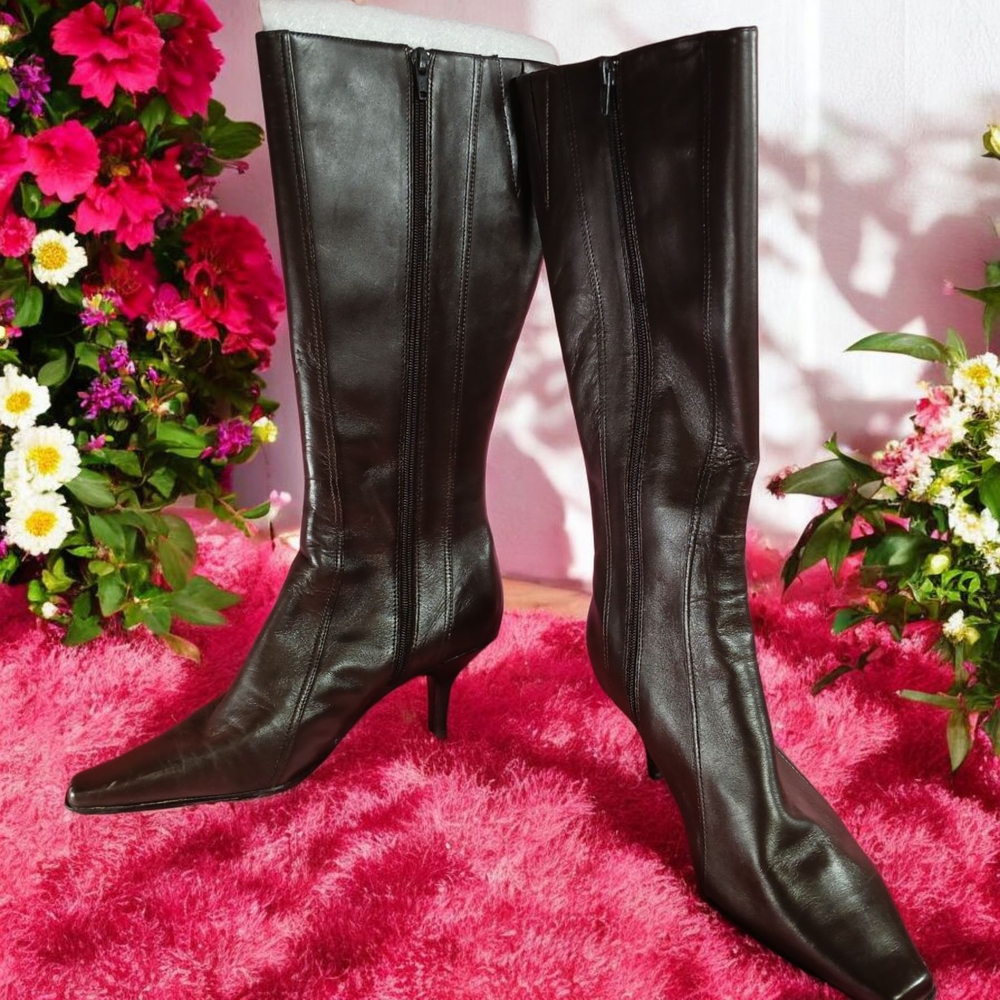 Elegant Black Heeled Boots with Pointed Toe